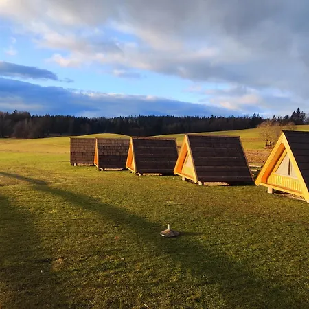 Glamp Pr Kuzuc Lyxtält Cerklje na Gorenjskem