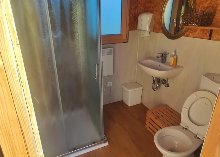 Luxusní stan Glamp Pr Kuzuc Cerklje na Gorenjskem